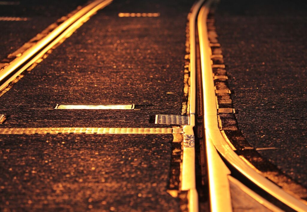 track-3678287_1920